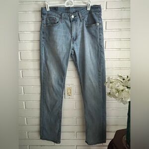 Classic Levi’s 511, soft and some stretch for comfort. Excellent condition